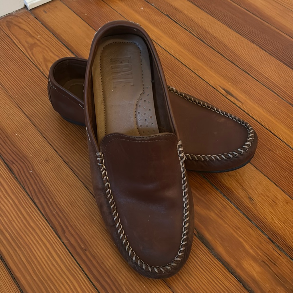 Frye Lewis Venetian Loafers  Brand New Never Worn